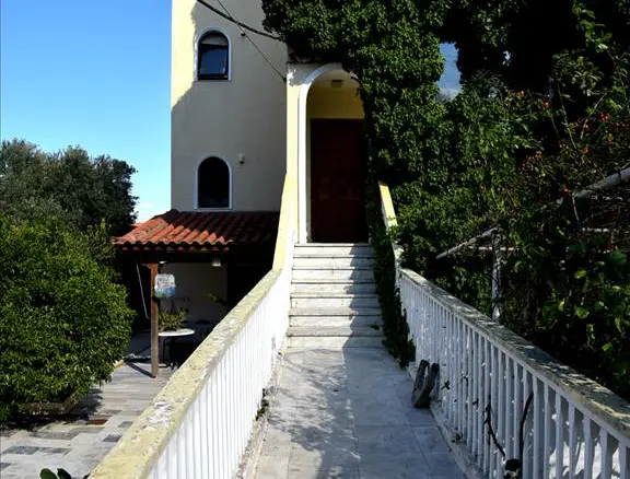 Building Of 530 M² In Attica