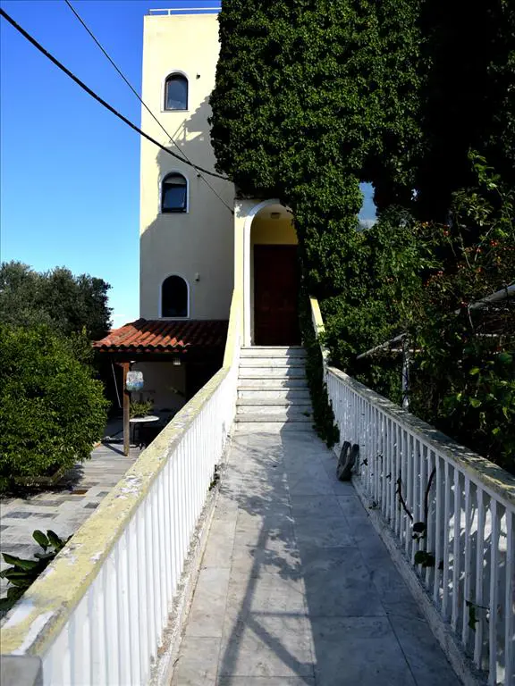 Building Of 530 M² In Attica