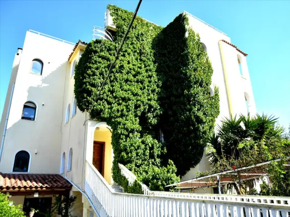 Building Of 530 M² In Attica