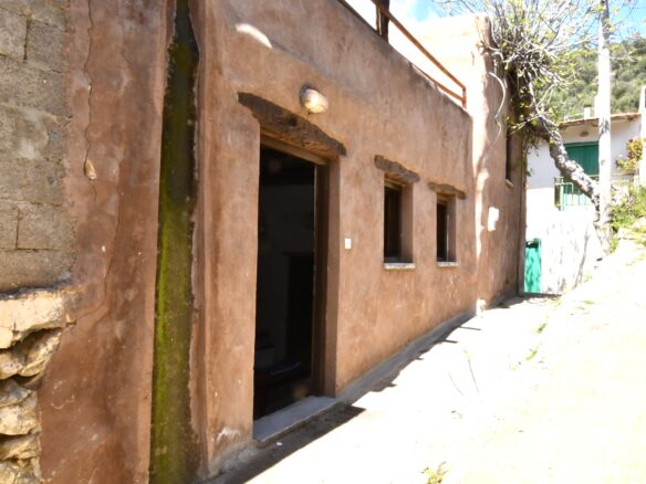 Character Cottage In Small Village – East Crete