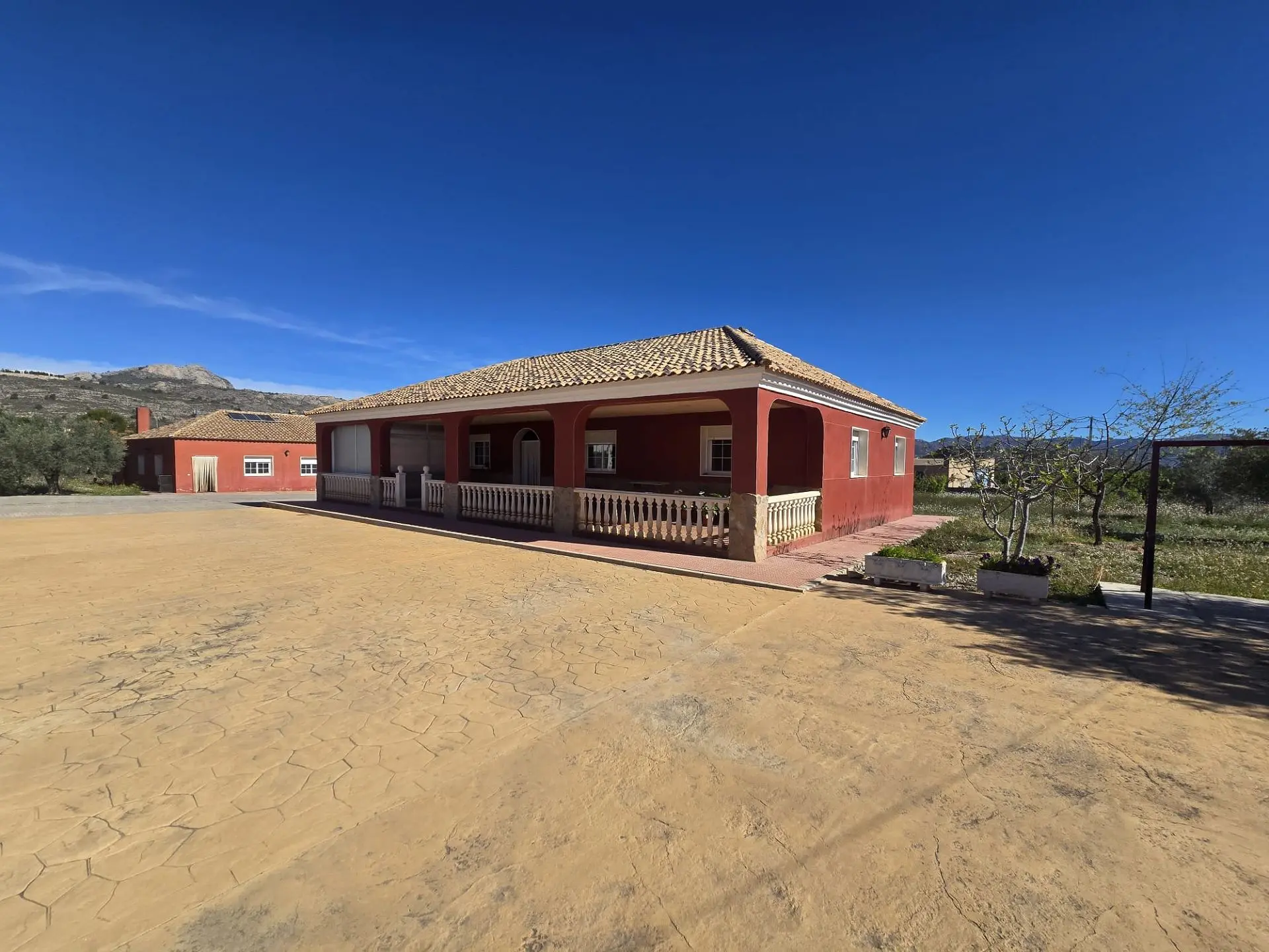 Detached Villa Of 325 M² In Sax, Spain