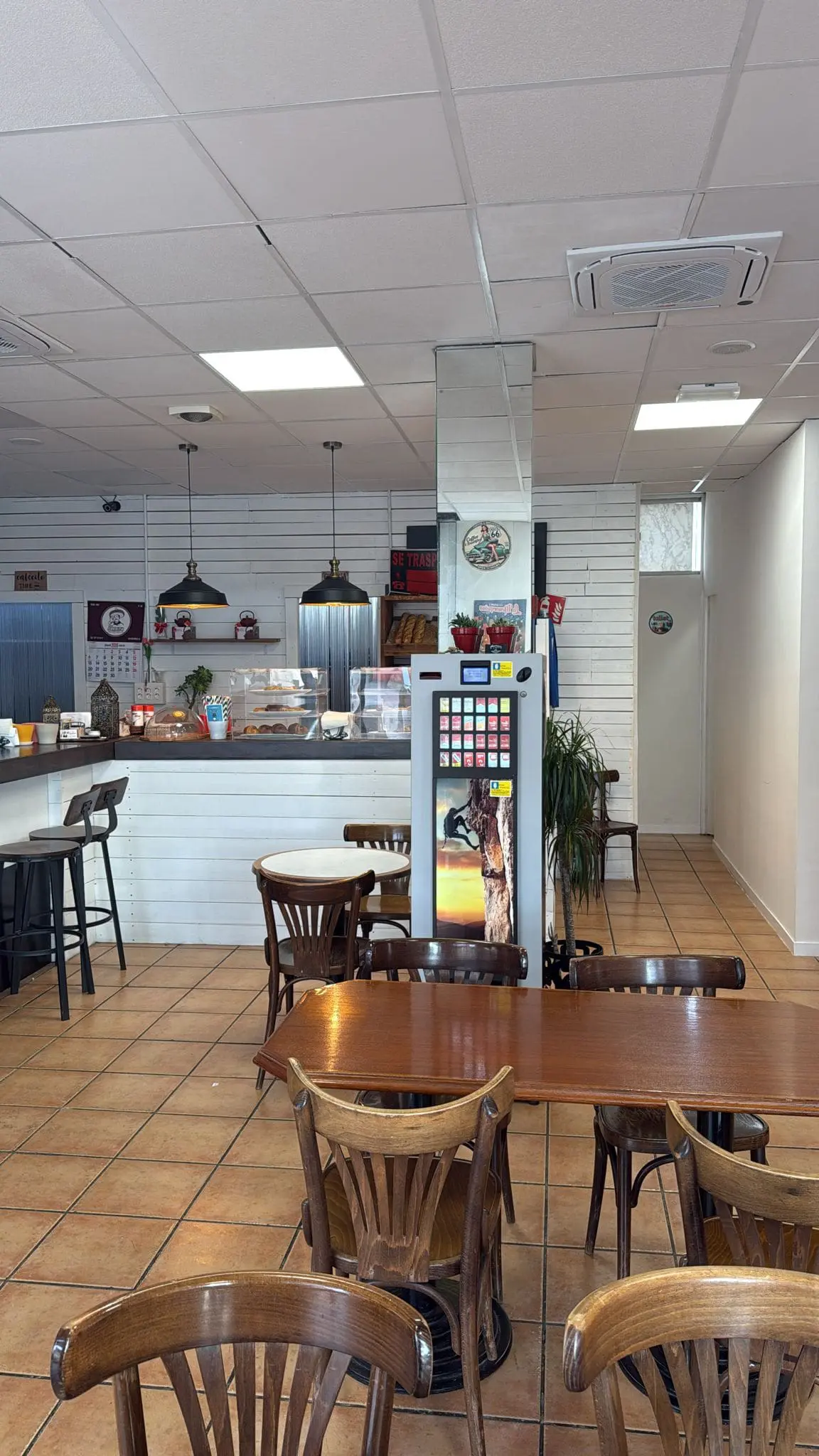 Commercial Of 88 M² In Binissalem, Spain