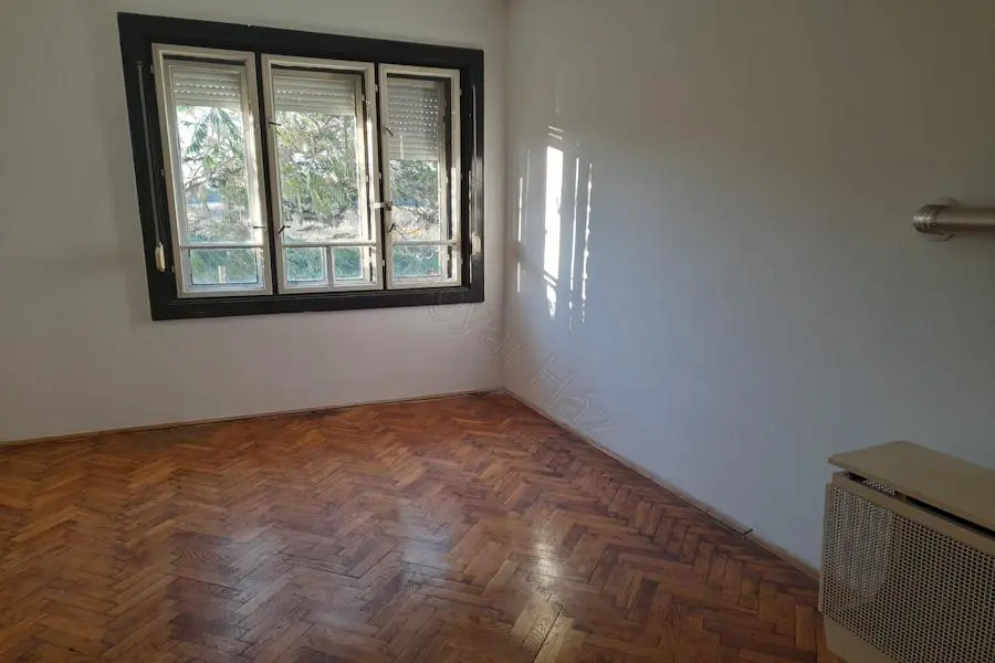 House Of 100 M² With Garden In Csokonyavisonta