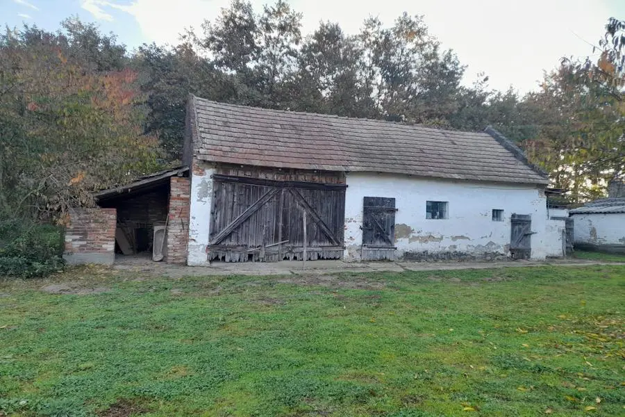 House Of 100 M² With Garden In Csokonyavisonta