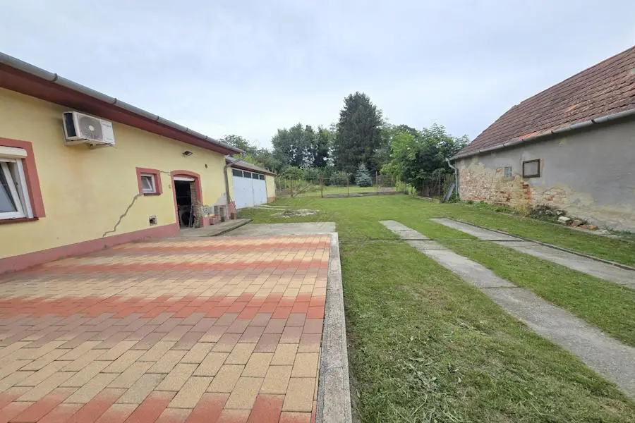 House Of 100 M² With Garden In Pusztaszentlászló, Zala