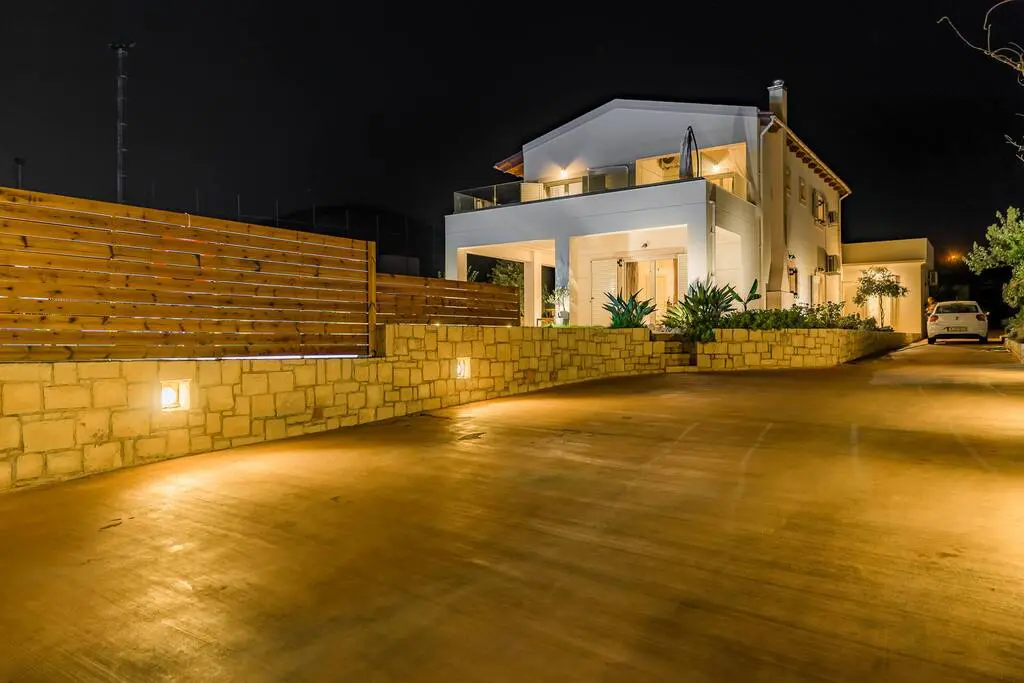 Villa Of 287 M² In Crete