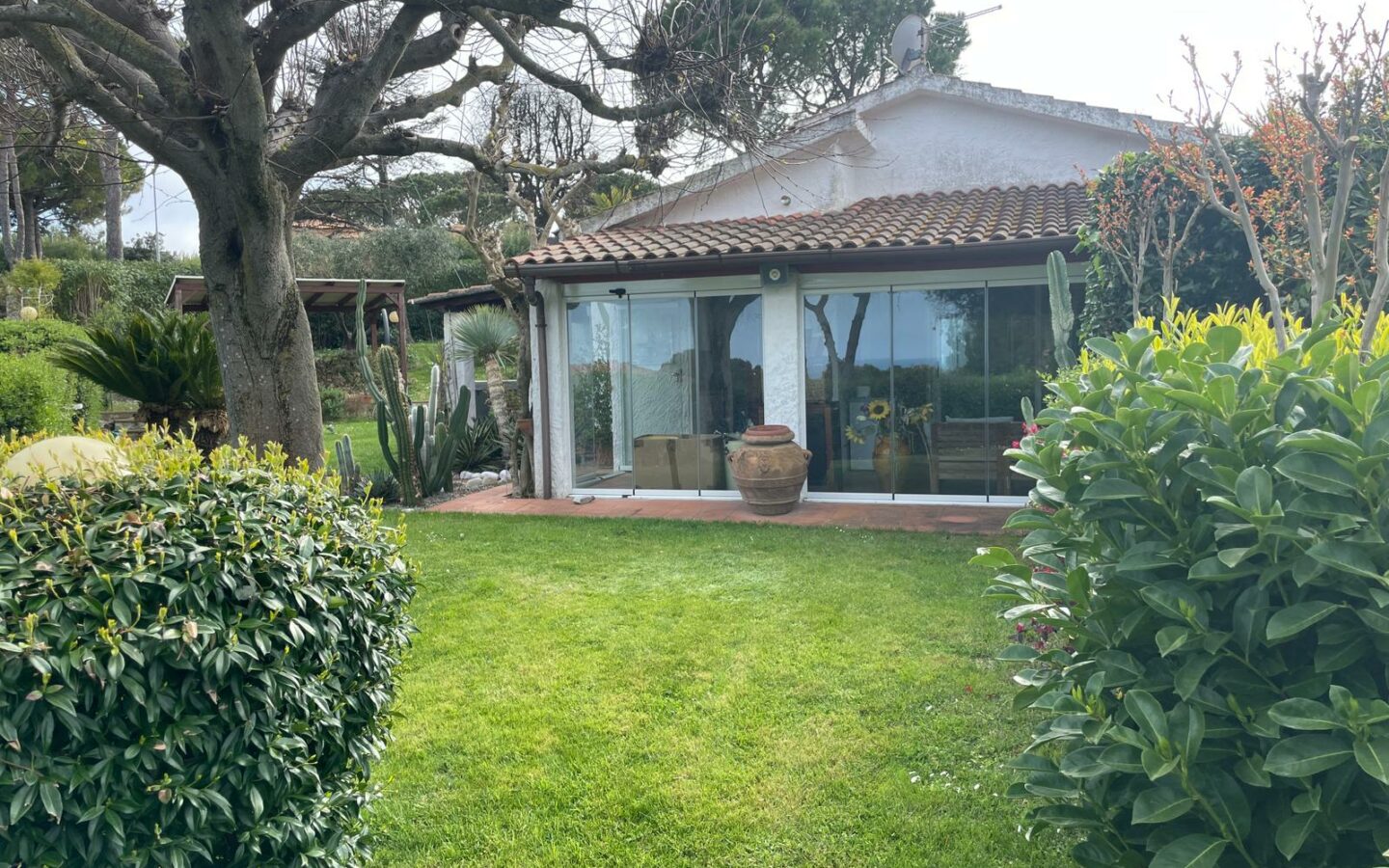 Detached Villa Of 0 M² With Sea View In Taunus