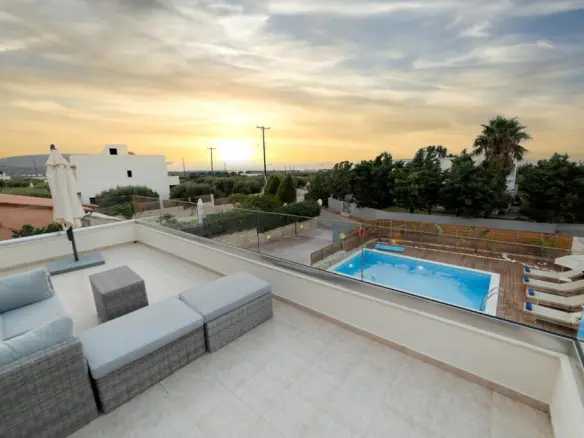 5-bedroom Villa In Chersonisos, Greece (287 M²)