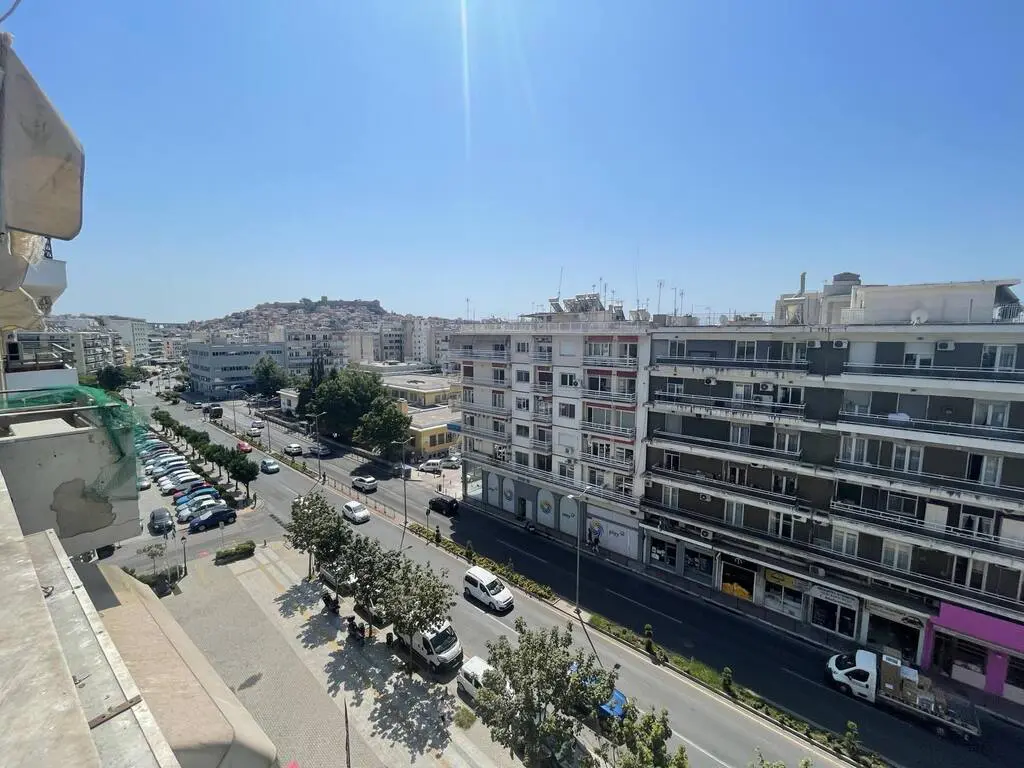 Commercial Property Of 140 M² In Kavala