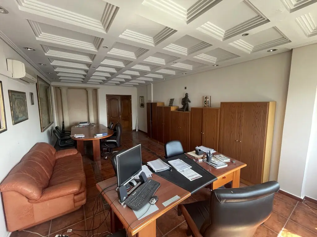 Commercial Property Of 140 M² In Kavala