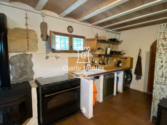 House Of 150 M² With Investment Potential In Spain