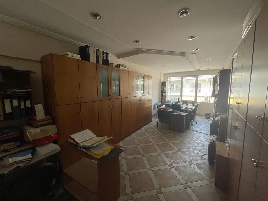 Commercial Property Of 140 M² In Kavala