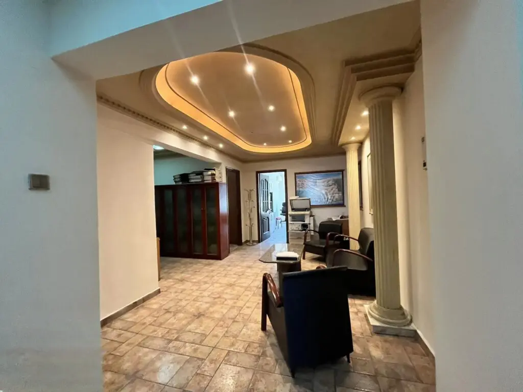 Commercial Property Of 140 M² In Kavala