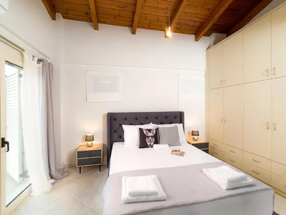 5-bedroom Villa In Chersonisos, Greece (287 M²)