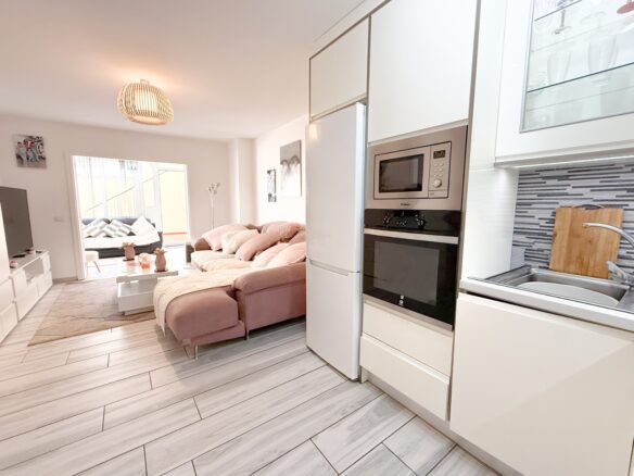 Two Bedroom Apartment In Los Cristianos, Tenerife