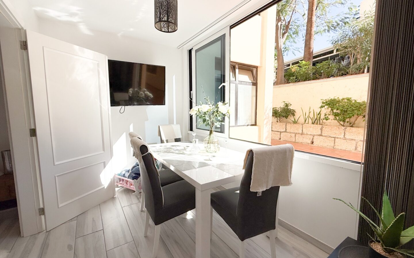 Two Bedroom Apartment In Los Cristianos, Tenerife