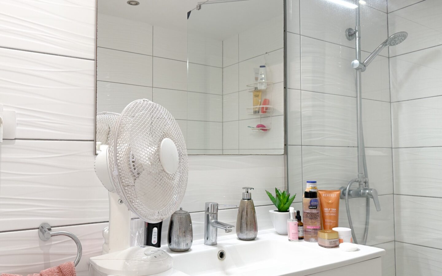 Two Bedroom Apartment In Los Cristianos, Tenerife