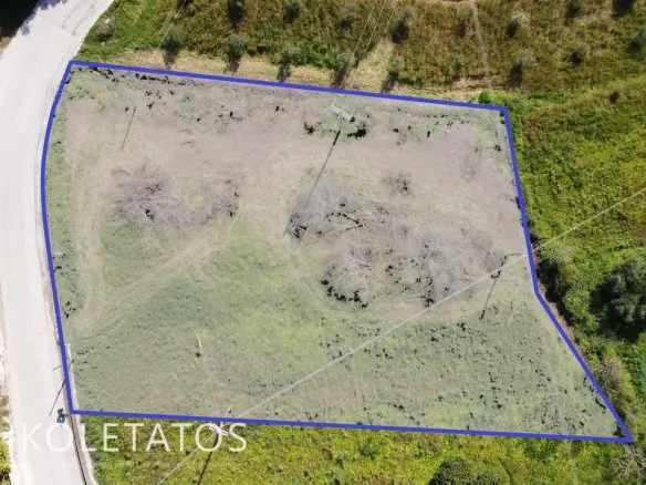 Land Of 2253 M² In Greece