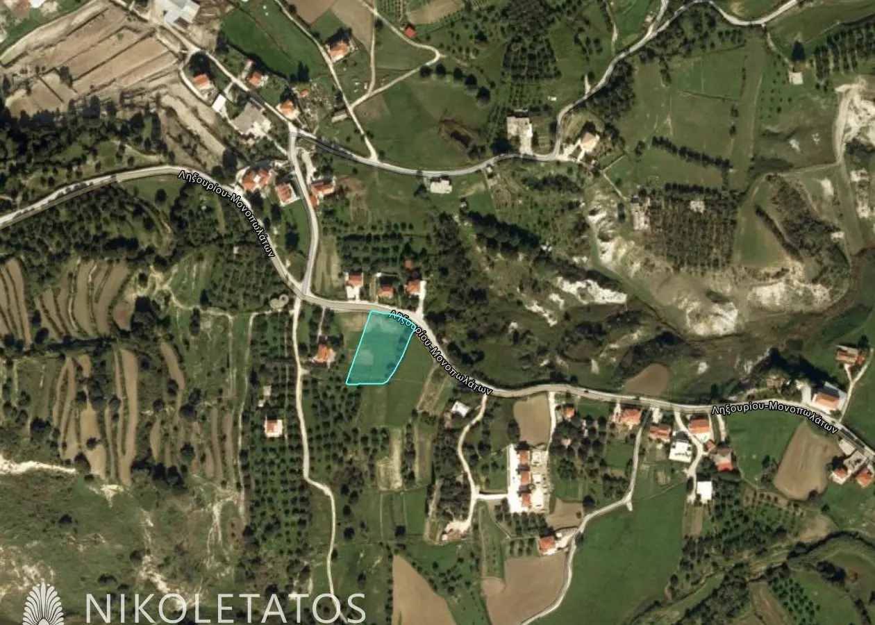 Land Of 2253 M² In Greece