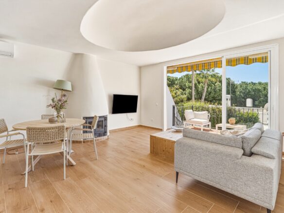Beautiful, South East Facing, Three Bedroom Townhouse In Cabopino.touristic License !