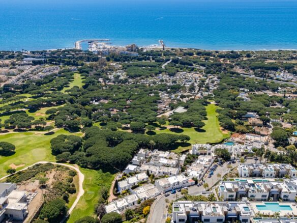 Beautiful, South East Facing, Three Bedroom Townhouse In Cabopino.touristic License !