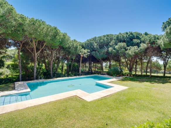 Beautiful, South East Facing, Three Bedroom Townhouse In Cabopino.touristic License !