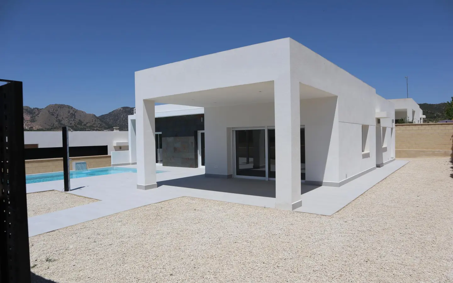 3-bedroom Villa In Aspe Pedanias, Spain (154 M²)