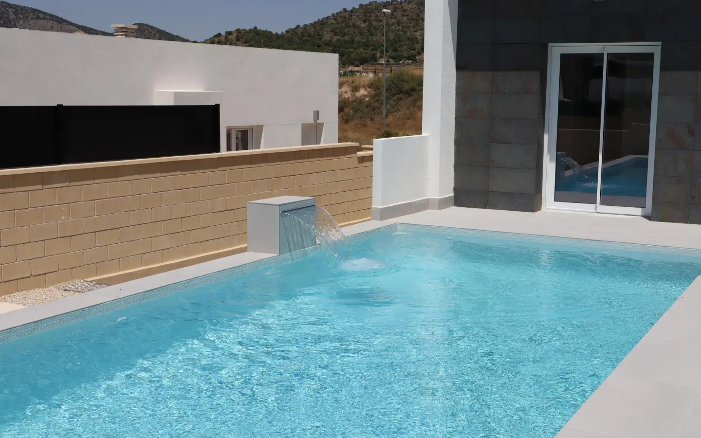 3-bedroom Villa In Aspe Pedanias, Spain (154 M²)