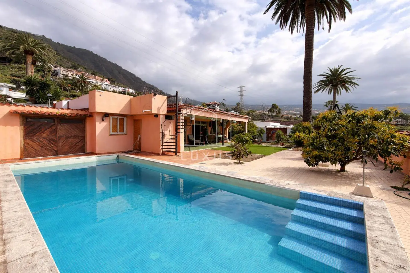 Villa Of 295 M² In La Orotava, Spain