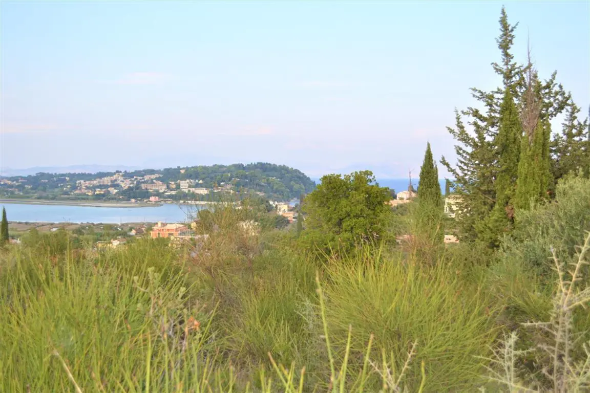 Land Of 5800 M² In Corfu