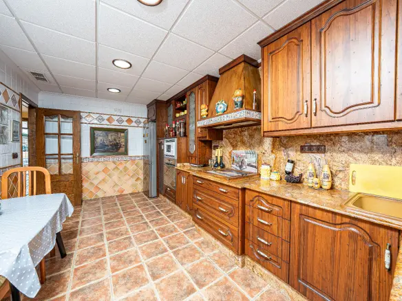 7-bedroom House In Daya Nueva, Spain (293 M²)