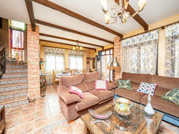 7-bedroom House In Daya Nueva, Spain (293 M²)