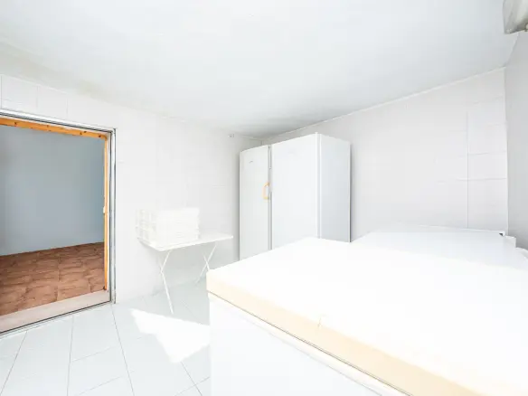 2-bedroom Commercial Unit In Villajoyosa, Spain (75 M²)