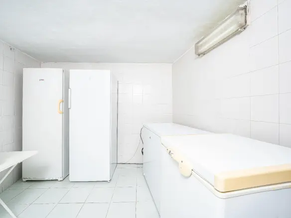 2-bedroom Commercial Unit In Villajoyosa, Spain (75 M²)