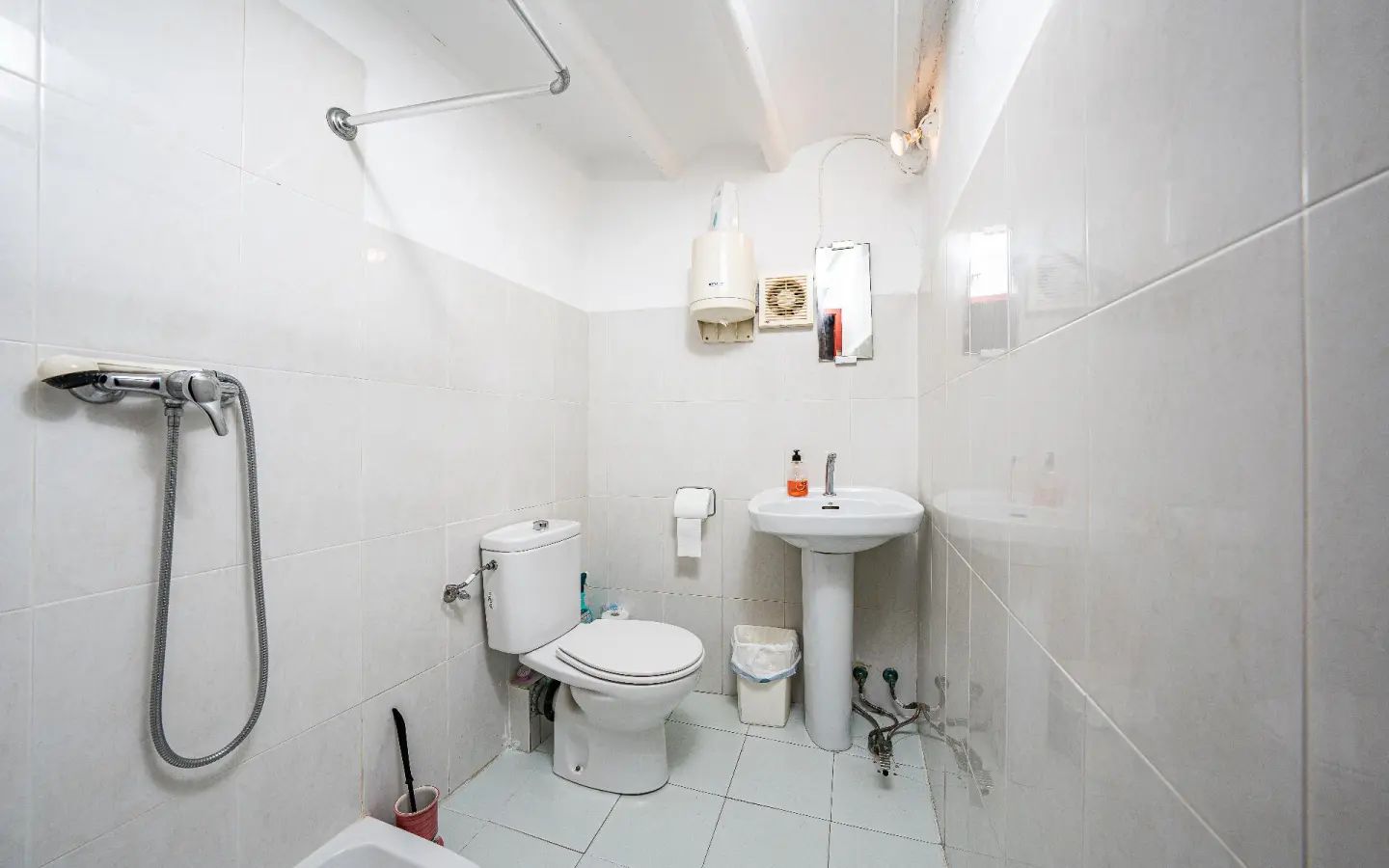 2-bedroom Commercial Unit In Villajoyosa, Spain (75 M²)