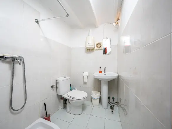 2-bedroom Commercial Unit In Villajoyosa, Spain (75 M²)