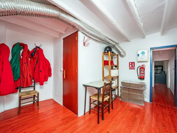 2-bedroom Commercial Unit In Villajoyosa, Spain (75 M²)