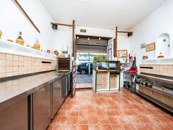 2-bedroom Commercial Unit In Villajoyosa, Spain (75 M²)