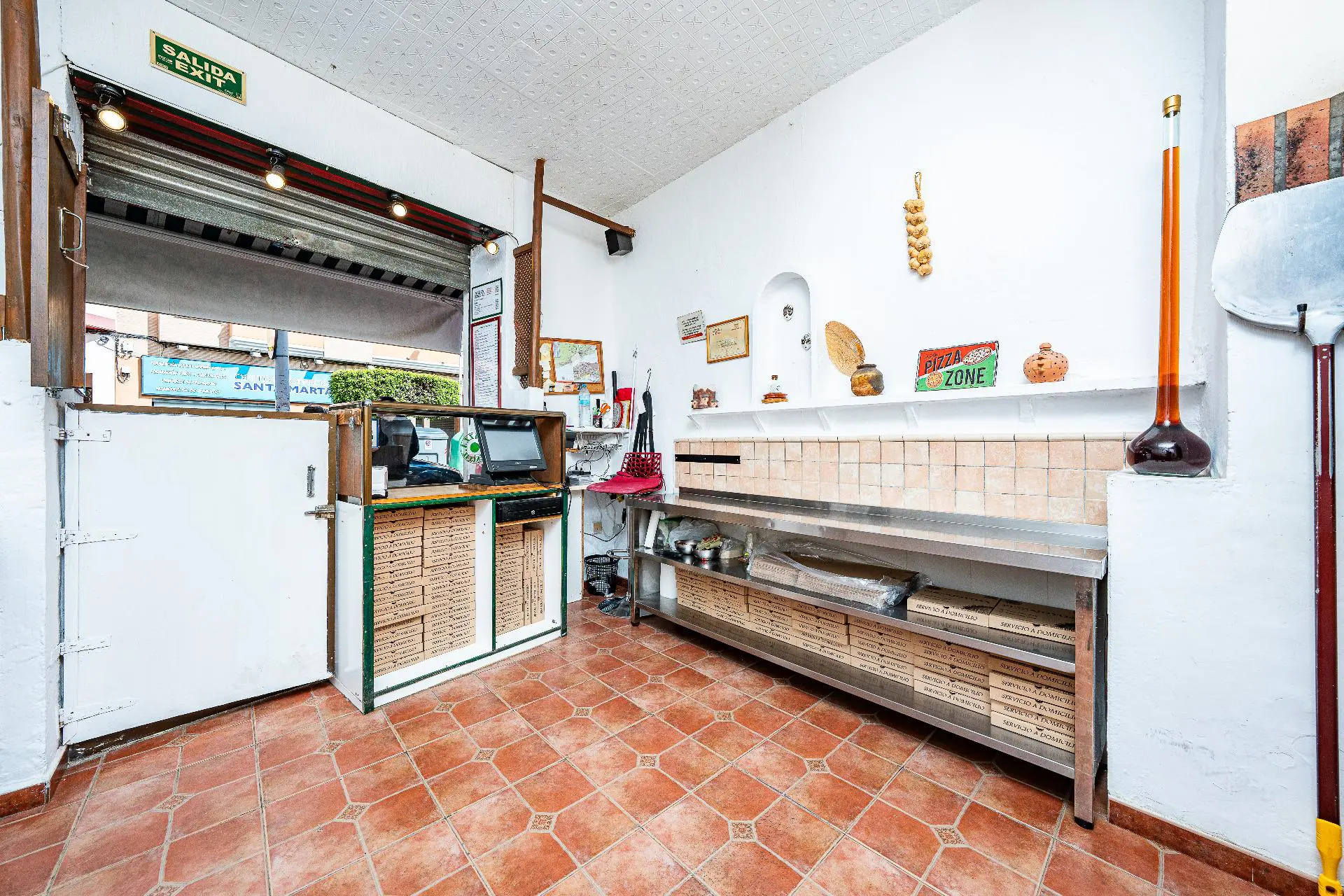 Commercial Unit Of 75 M² In Villajoyosa, Spain