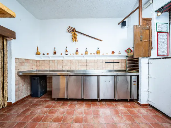 2-bedroom Commercial Unit In Villajoyosa, Spain (75 M²)