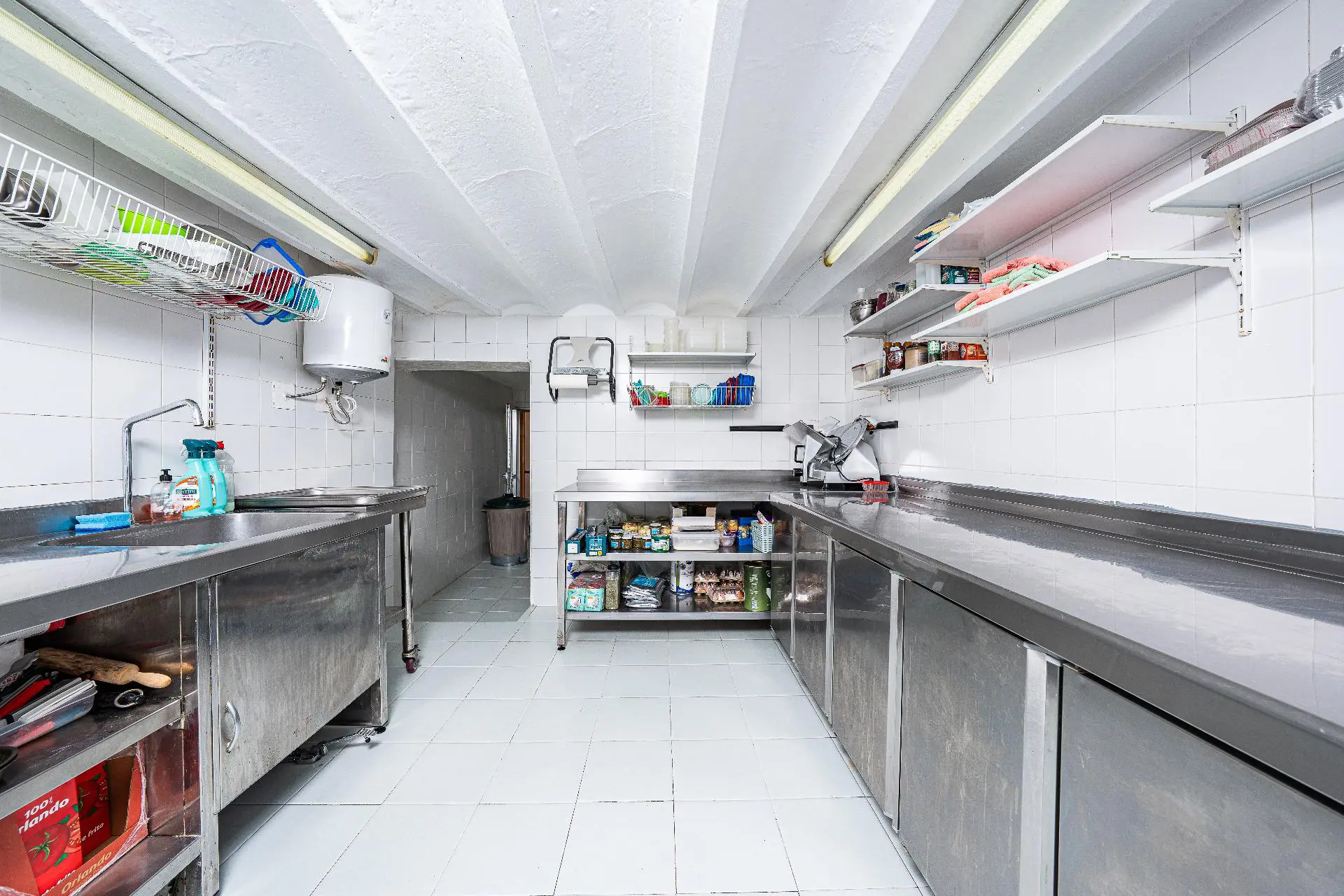 Commercial Unit Of 75 M² In Villajoyosa, Spain