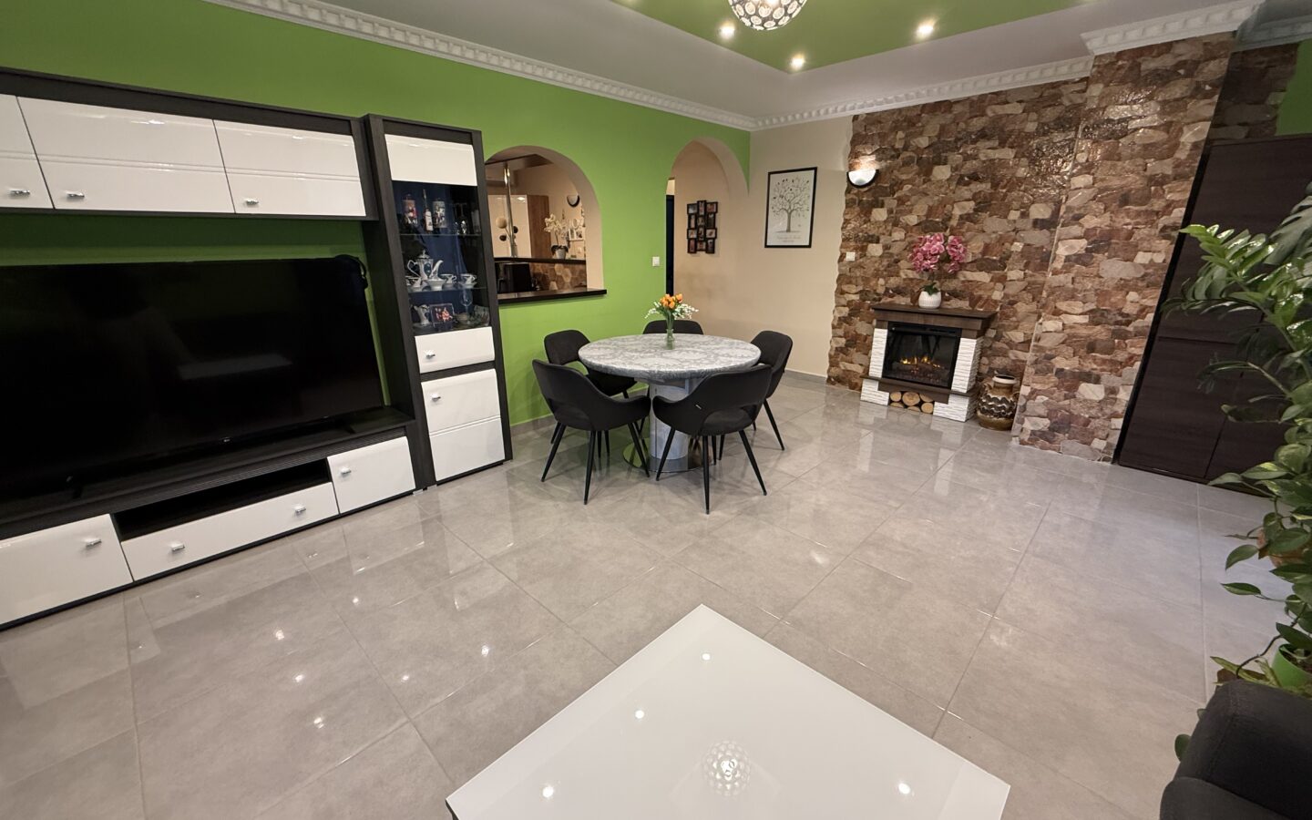 Family Home Of X M² With Private Wellness Oasis And Landscaped Garden In [location]