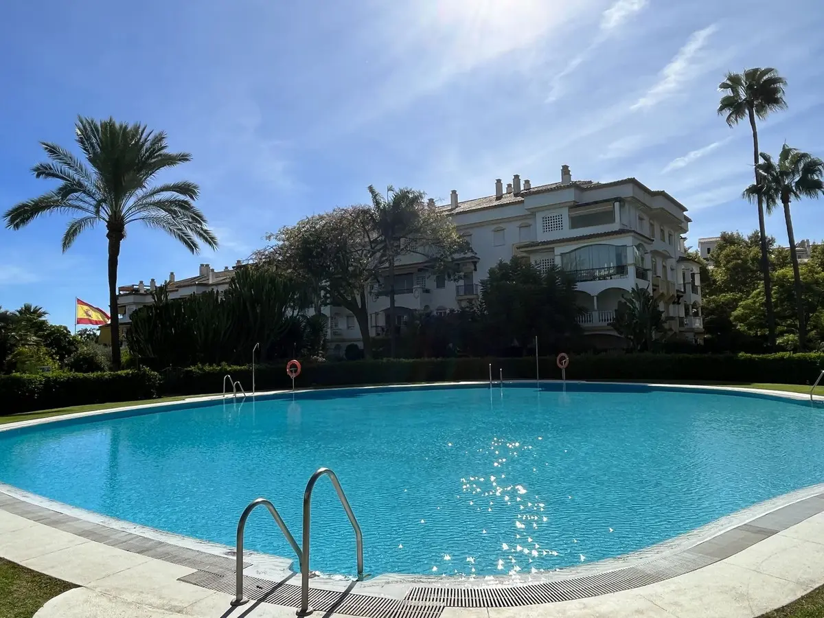 Apartment Of 132 M² With Middle Floor In The Golden Mile, Spain