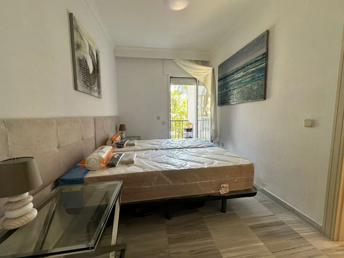 Apartment Of 132 M² With Middle Floor In The Golden Mile, Spain