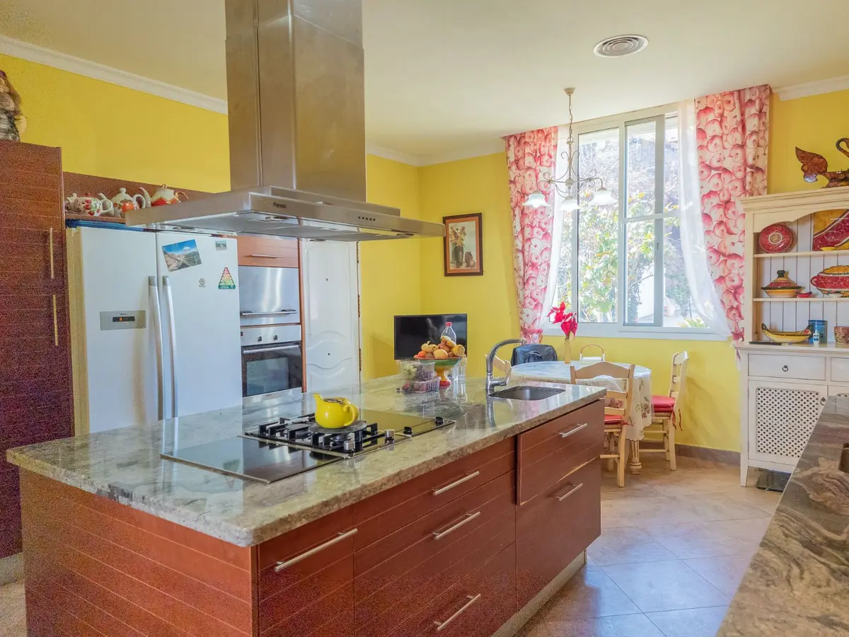 Detached Villa Of 800 M² In Estepona, Spain