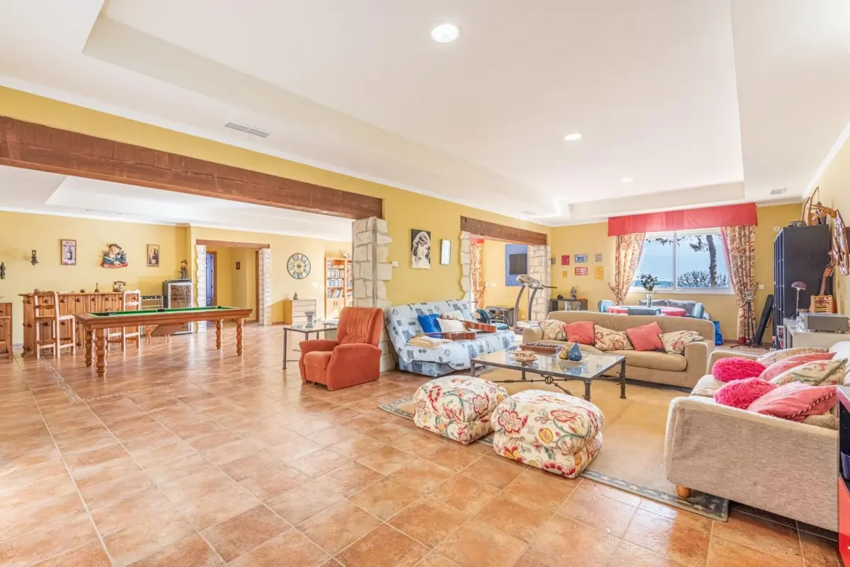 Detached Villa Of 800 M² In Estepona, Spain