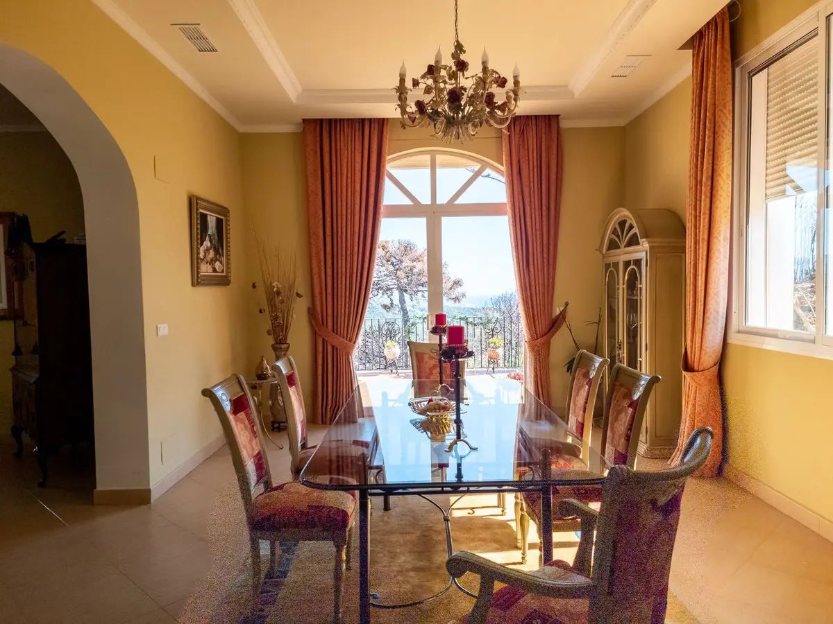 Detached Villa Of 800 M² In Estepona, Spain