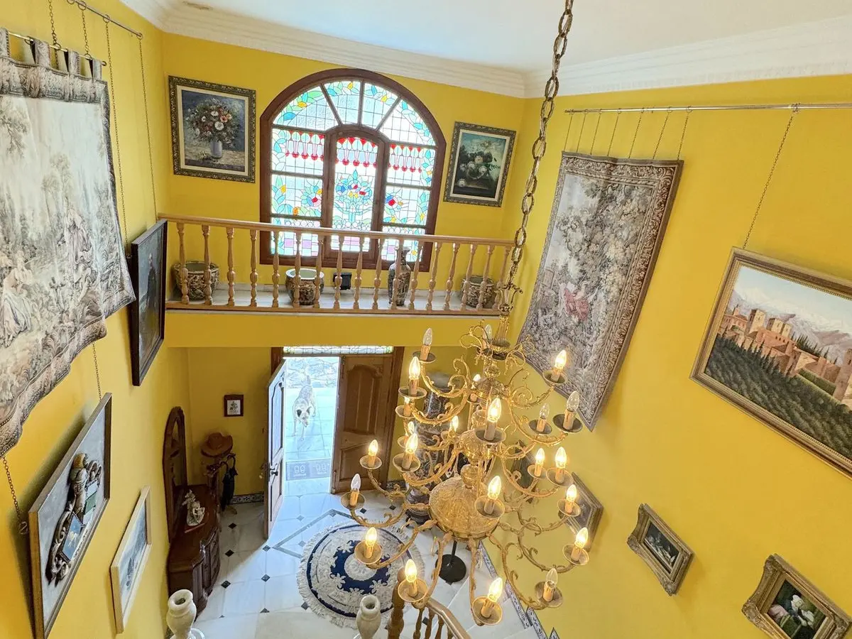 House – Detached Villa 450 M² In Estepona, Spain