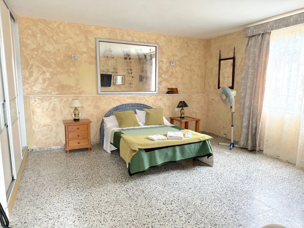 House – Detached Villa 450 M² In Estepona, Spain