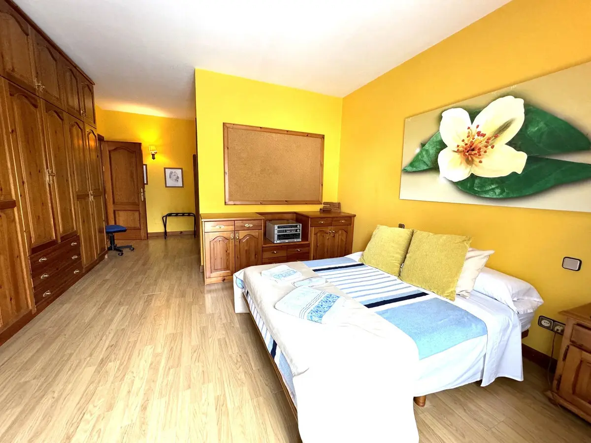 House – Detached Villa 450 M² In Estepona, Spain